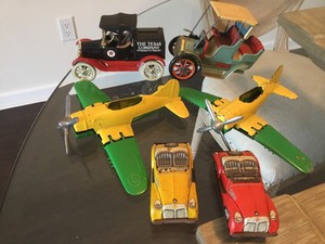 Vintage-Lot-Of-Tin-Cars-Toys-Metal-Airplanes-Hubley-Japan-Friction
