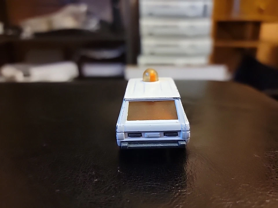 Vintage Lesney Matchbox Superfast #20 POLICE PATROL Orange / White Land Rover  - Image 4 of 4