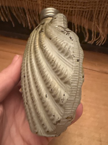 WILLIAM FOUST WHISKEY Scallop CLAM Shell FIGURAL NIP FLASK GLEN ROCK PA - Picture 2 of 5