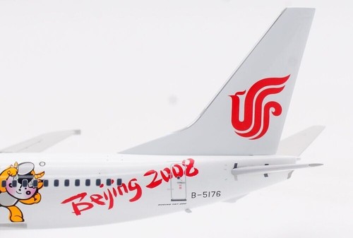 BOEING 737-86N AIR CHINA REG: B-5176 CON SOPORTE - AVIACIÓN 200 AV2084 1/200 - Imagen 13 de 16