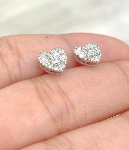 Deal! 0.50 CTW NATURAL ROUND BAGUETTES DIAMOND HEART STUD EARRINGS IN 10K GOLD - Picture 6 of 9