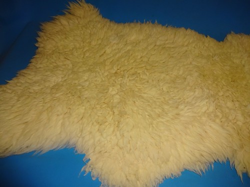 Piel de oveja grande auténtica 65-112 cm usada ordenadamente gruesa - Imagen 2 de 3