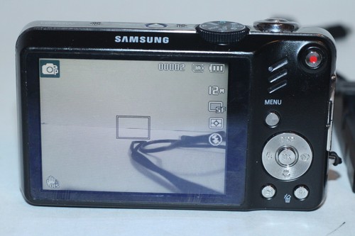 Samsung HZ30W 12MP Kompakt Digitalkamera mit Ladegerät - getestet - Bild 4 von 7