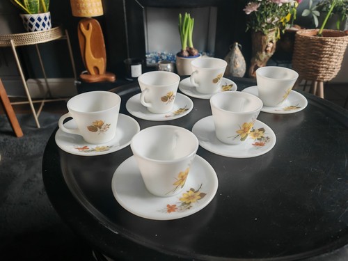 JAJ Pyrex Autumn Glory 6 Cups and Saucers Set FREE UK POSTAGE - Picture 2 of 8