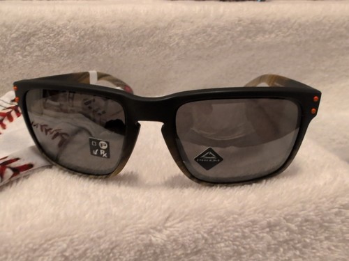 New Oakley Holbrook MLB N.Y. Mets Sunglasses,Black Frames,Black Prizm Lens With - Picture 2 of 18