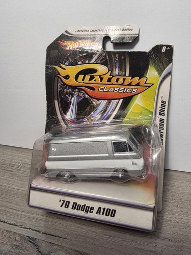 Hot Wheels Custom Classics Showroom Shine '70 Dodge A100 Die Cast Auto Fahrzeug