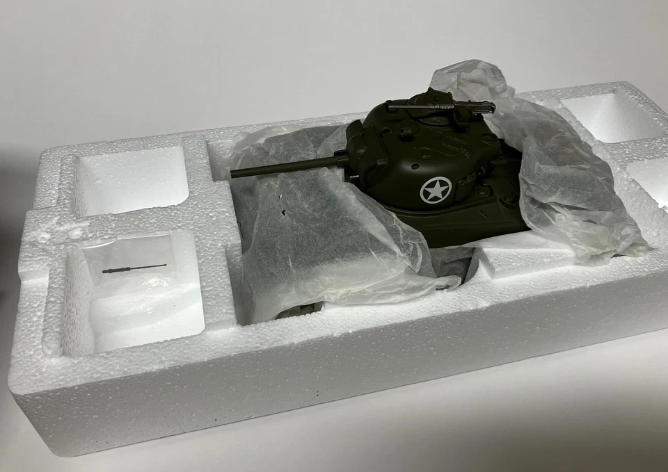 NEW Minichamps 1/35 M4A3 SHERMAN Tank Diecast US Army WWII Paul's Model Art - Image 4 of 4