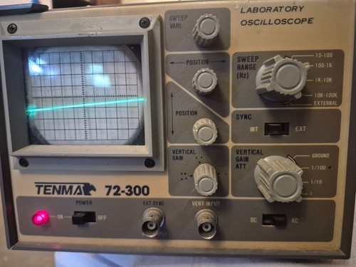 Oszilloskop TENMA 72-300 Laboroszilloskop - EINSCHALTEN