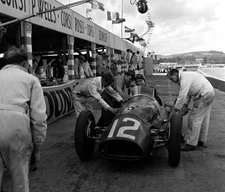 Richard Conte, Peter Illing And Mechanics 1954 OLD PHOTO