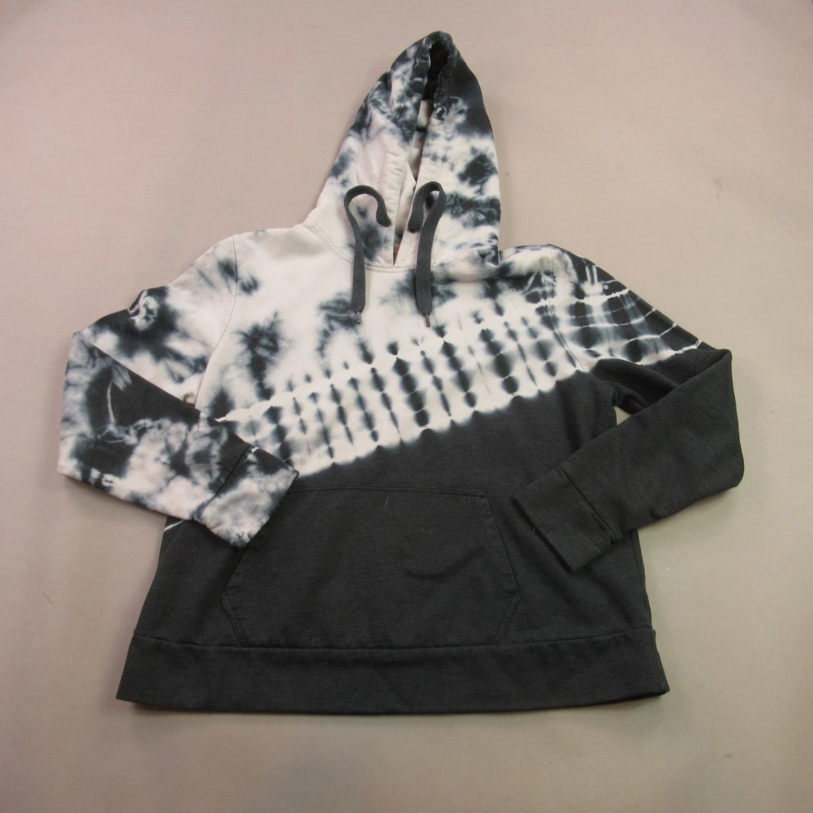 Flirtitude Hoodie Mens Medium Black Long Sleeve Hooded Pullover Outdoors Pockets