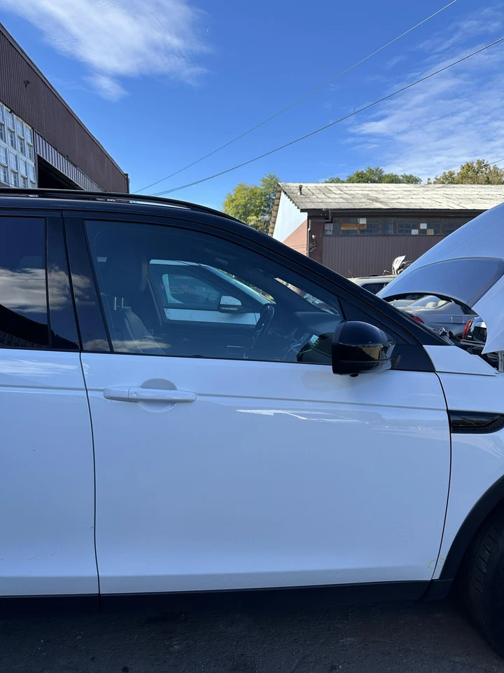 Used Front Right Door Assembly Front fits: 2017 Land rover Discovery sport Front Foto 2 de 4