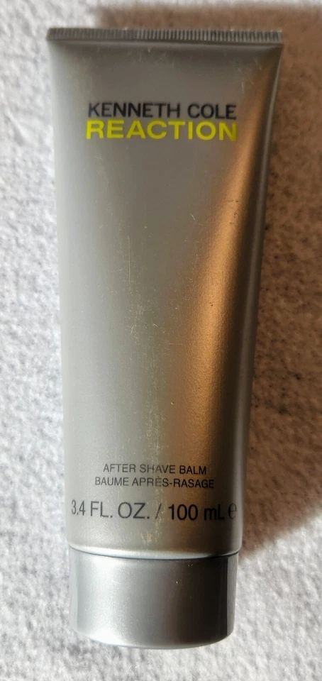 Kenneth Cole Reaction Hombres Desodorante en Barra Sin Alcohol y Bálsamo para Después del Afeitado Set 2 Foto 3 de 4