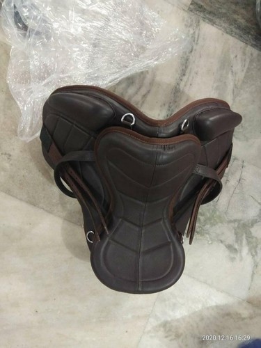 Leather Saddle Freemax Treeless Leather Saddle In Brown and black - Picture 5 of 7