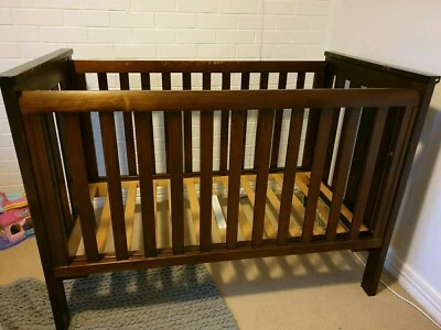 boori cot and change table