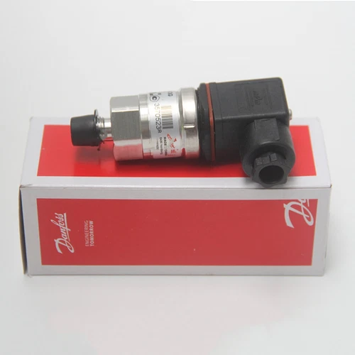 1PCS NEW DANFOSS 060G3582 Pressure Transmitter Fast Ship#QW - Picture 3 of 3