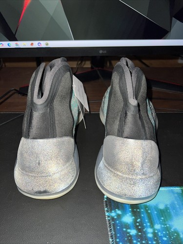 adidas Yeezy QNTM Teal Blue - Picture 4 of 7