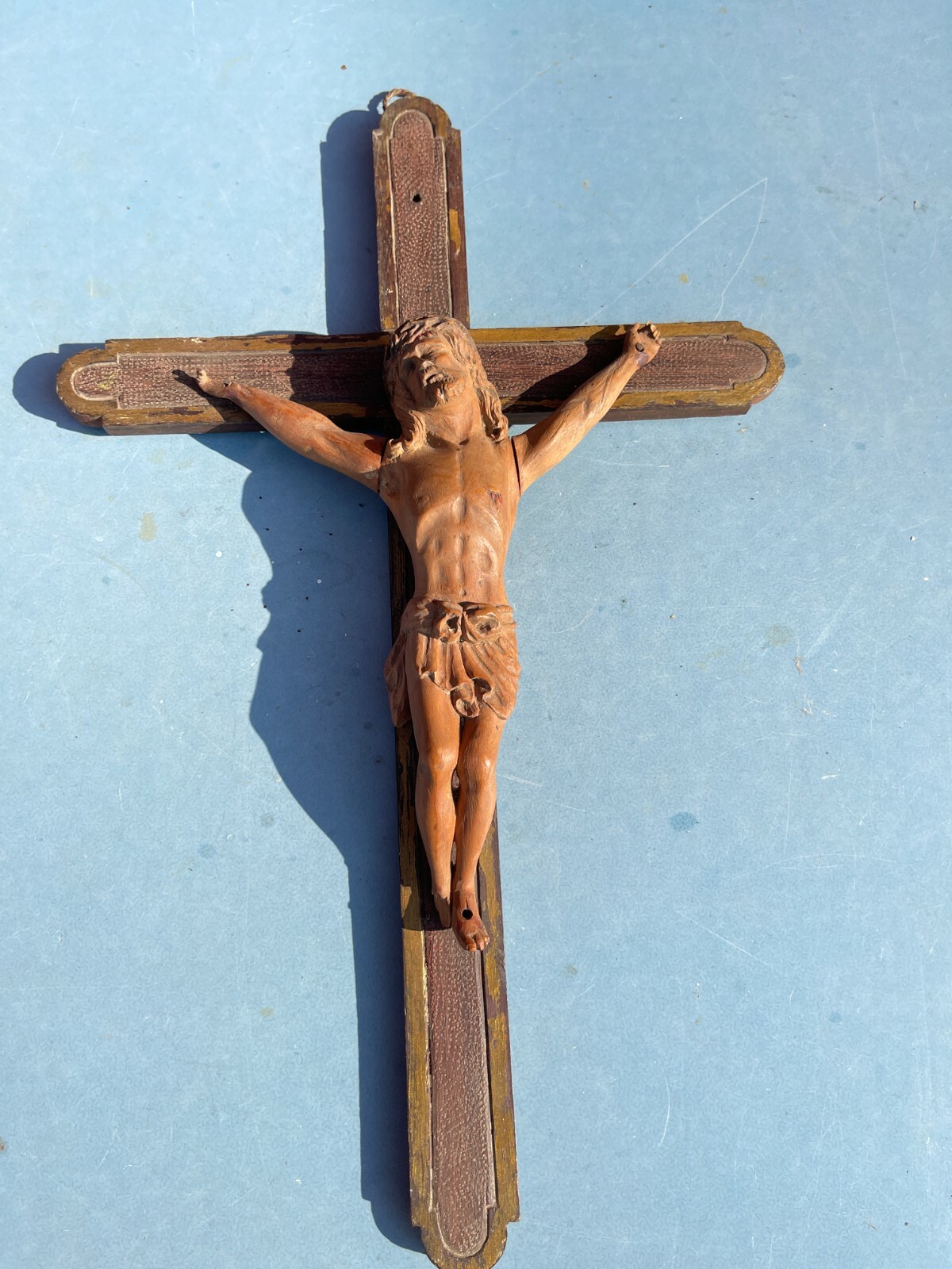 ANCIEN GRAND CHRIST SCULPTE EN BOIS MASSIF Aanbiedingen