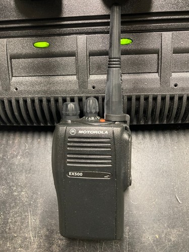 Motorola walkie talkies EX500 set of six with charge base & waist clips 1 chanel - Zdjęcie 4 z 19