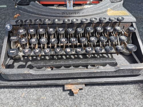 Vintage Oliver Portable Typewriter With Original Case - Picture 4 of 10
