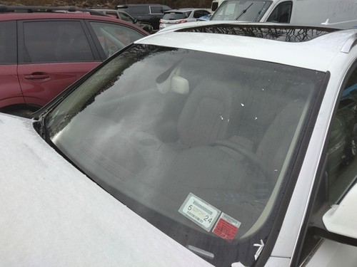 10 AUDI Q5 Windshield Glass