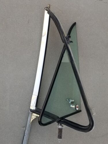 1980 - 1995 Chevrolet GMC VAN Left Vent Window - Picture 4 of 4