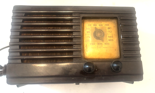 EMERSON TUBE RADIO FOR PARTS OR REPAIR