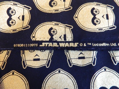 1 yard Star Wars C3PO Metallic Gold Fabric Lucasfilm Ltd - Picture 3 of 3