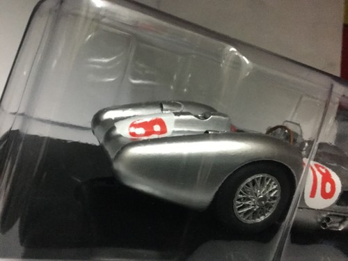 F1 Mercedes Benz W 196 R, Juan Manuel Fangio 1955, 1/24. Die Cast - Picture 6 of 6