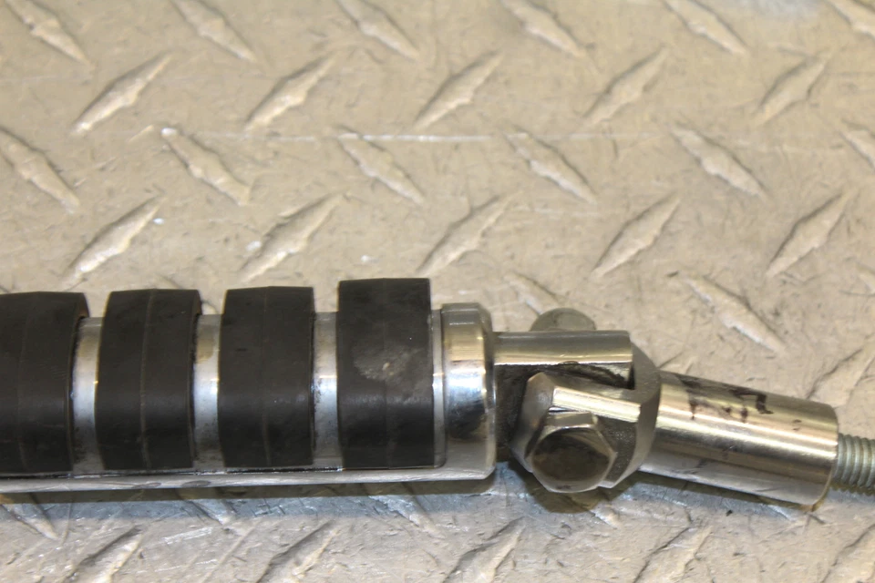 2000 HARLEY-DAVIDSON SOFTAIL FXST RIGHT REAR PASSENGER FOOT STEP PEG - Image 3 of 4