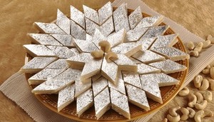 Indian-Sweet-Kaju-Katli-Katri-Cashew-Sweet-Fudges-Dessert-Kaju-Barfi-DHL-Ship