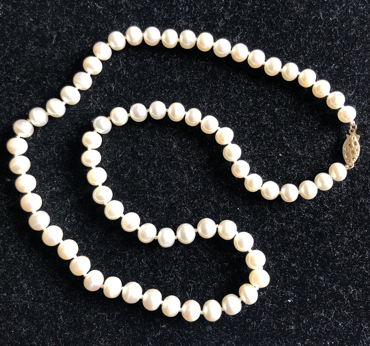 Vingage cultured White pearl signed (CP) PEARL NECKLACE WITH