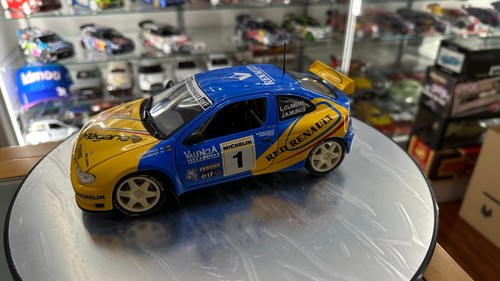 Renault Maxi Megane climent firmado sign anson 1:18 coche escala diecast - Imagen 5 de 12