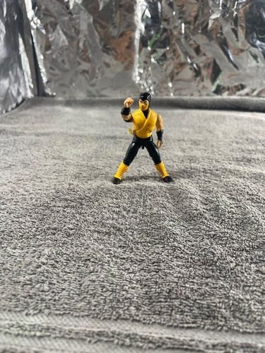 Vintage Scorpion Mortal Kombat 1991 Actionfigur 3,75" - Bild 6 von 7