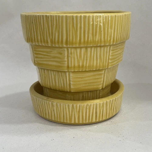 Vintage McCoy Mid Century Modern Art Pottery Yellow Basket Weave Flower Pot 5”
