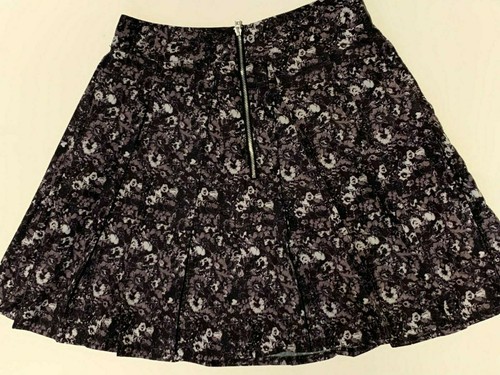 RED- Saks Fifth Avenue- A-line Pleated Skirt- Black Lilac Floral- Knee Length- M - Picture 2 of 5