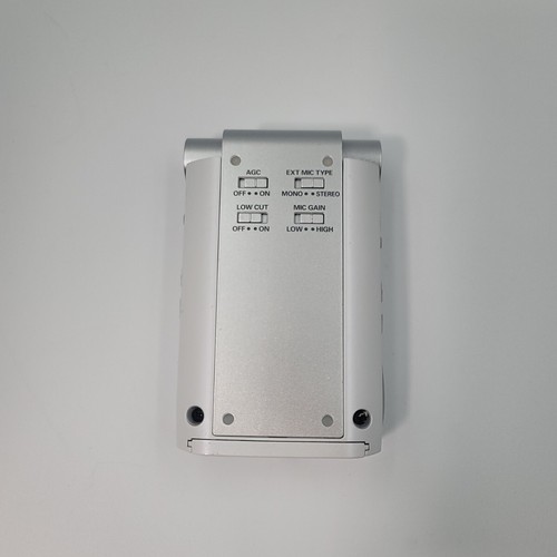 ROLAND Edirol R-09 24 bit Wave MP3 Recorder Digital Audio white - Picture 6 of 6