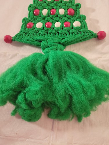 vintage macrame 1970's Christmas Tree Yarn And Beads - Picture 4 of 5