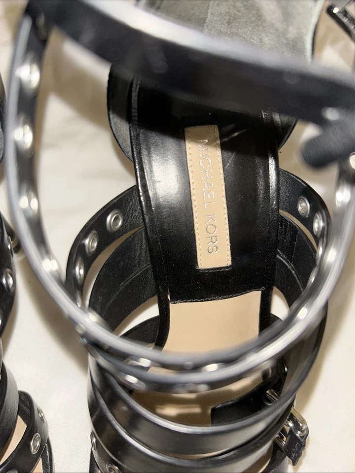 "Tacones Michael Kors Vero Curio de cuero de 4"" negros, 37 EU/ 7 M EE. UU." Hebilla de correa Foto 4 de 4