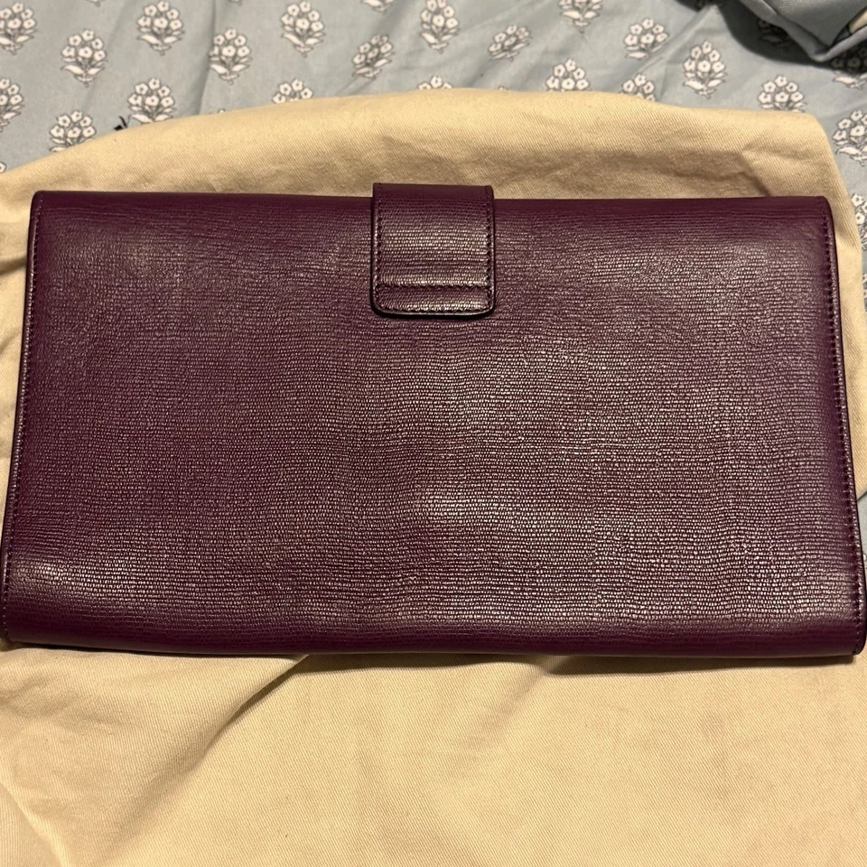 Authentic YSL Saint Laurent Black Patent Leather Belle Du Jour Logo Clutch Bag - Image 3 of 4