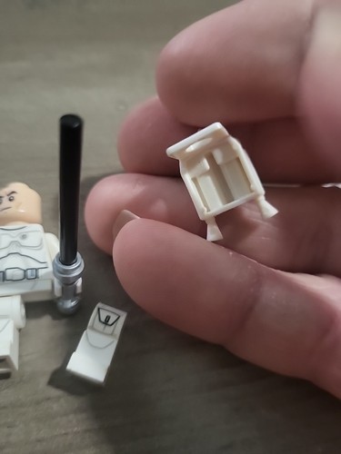 LEGO Star Wars White Boba Fett Minifigure Torso, Una Gamba è rotta - Foto 6 di 7