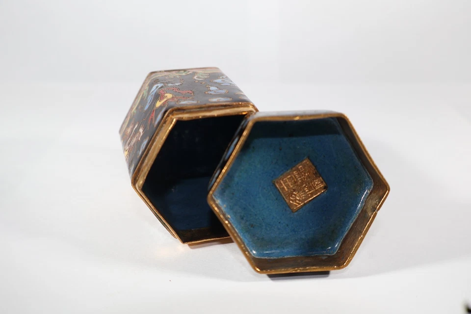Tarro/bote hexagonal firmado por Cloisonne dragón 1,6" 1,6 oz Foto 2 de 4