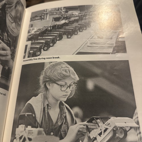 1983 Ertl And Toy Tractors Book Information - Picture 19 of 22