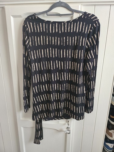 Ladies Peruna Black And Beige Tunic Top With Side Tie...size 16..NWOT - Picture 9 of 10