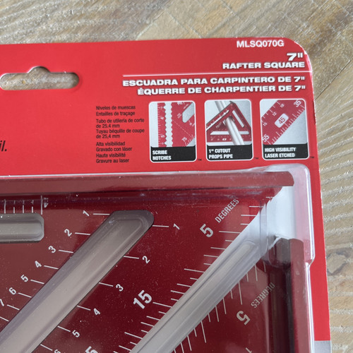 Milwaukee 7 In. Rafter Square and 4-1/2 In. Trim Square Lightweight Set - Picture 2 of 5