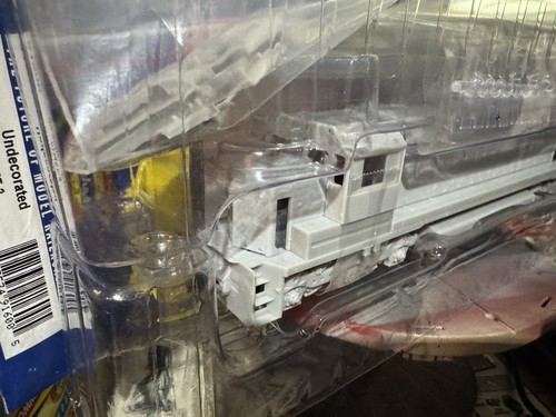 Athearn ho scale undecorated high nose SD45T-2 DCC Quick-Plug NIB No Anticlimber - Picture 4 of 4
