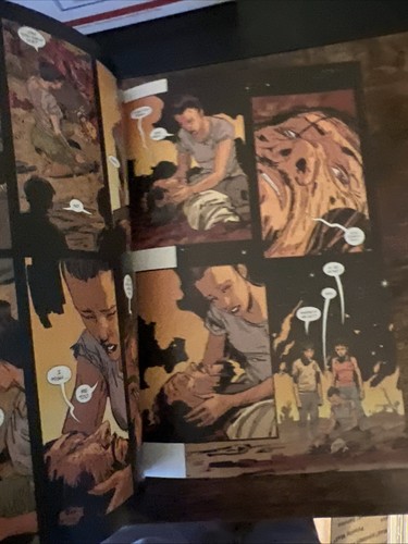 BRZRKR #12 (AUSLEGER! Studios März 2023) 1/10 Exclusive Variante Alex Maleev - Bild 3 von 3