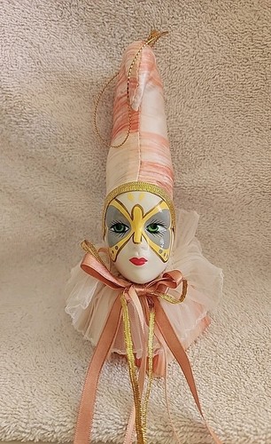 Vintage venezianischer Harlekin Narr Porzellan Ornament Puppe Schmetterling Maske rosa... - Bild 1 von 6