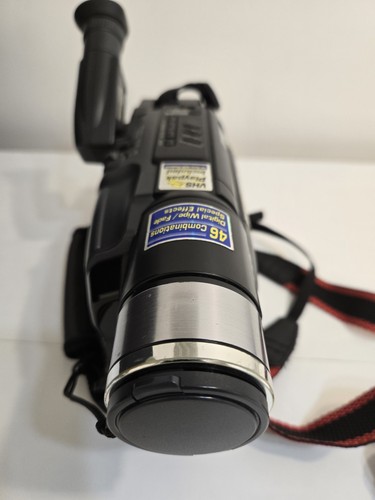 JVC GR-AXM226 COMPACT VHS CAMCORDER 400X DIGITAL ZOOM,BATTERY,CHARGER,VHS C, W/G - Picture 2 of 17