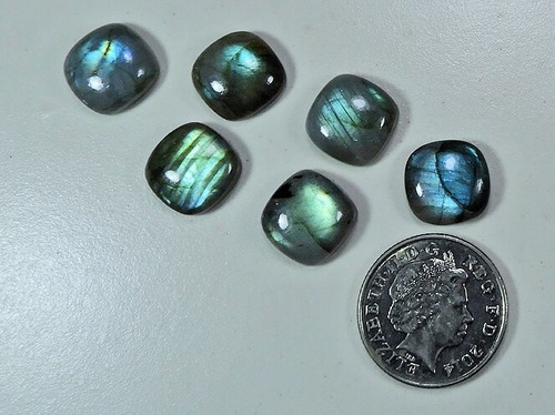 Pierre Labradorite Flamboyante Naturelle – 43,25 Carats – Cabochon Coussin – Inde