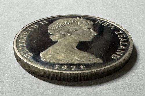 1971 NEW ZELAND ONE DOLLAR ELIZABETH II PROOF COIN - Picture 3 of 4